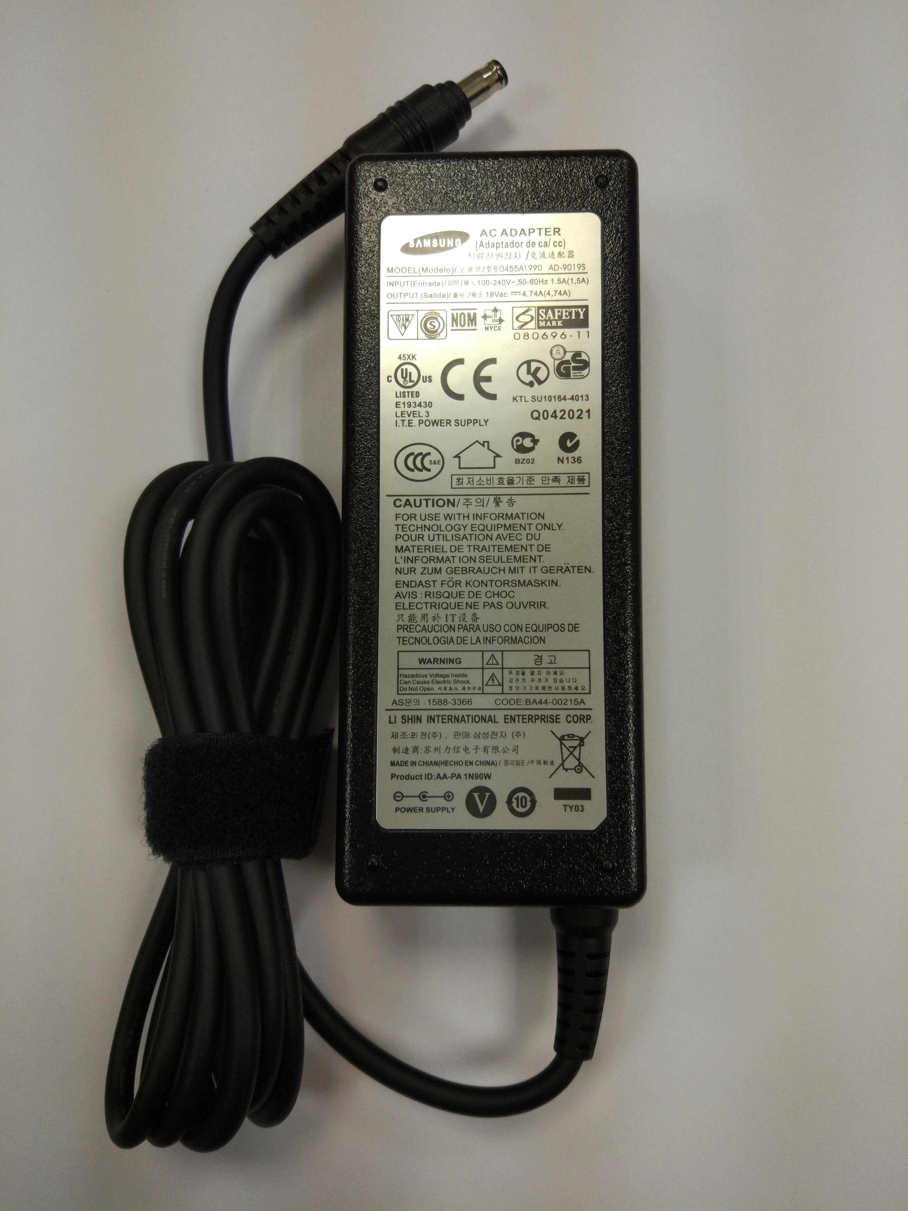 Блок питания Samsung 5.5x3.0мм, 90W (19V, 4.74A) без сетевого кабеля, ORG